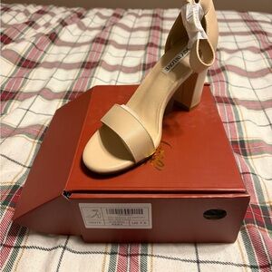 Chic Tan Block Heel Sandals